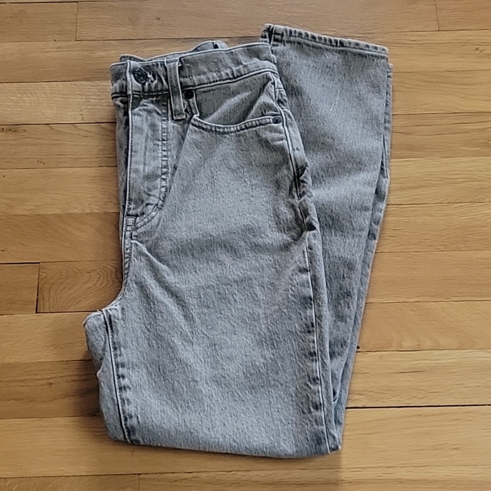 Like New Madewell Mom Jean in Gray